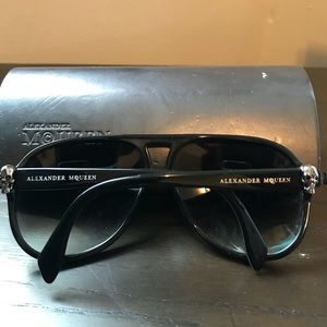 Alexander McQueen Aviator Sunglasses Skull